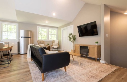 Jackson Casa | The Cottage, Rusted Route Farms