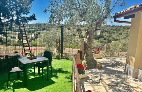 Avola Casa | "The Cottage"with sea view, parking & wifi