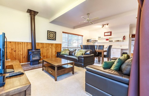 Hepburn Springs Cabaña | The Cottages at Hepburn Springs
