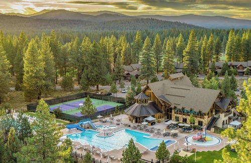 Truckee Casa | The Cottages ~ Golf, Pool, Play ~ 3-Bedroom