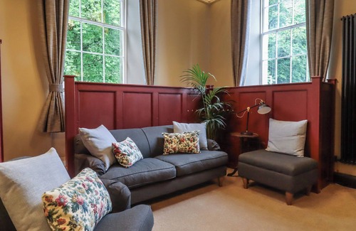 Ingleton Casa | THE COURT, character holiday cottage, with a garden in Ingleton