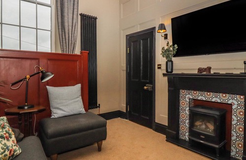 Ingleton Casa | THE COURT, character holiday cottage, with a garden in Ingleton