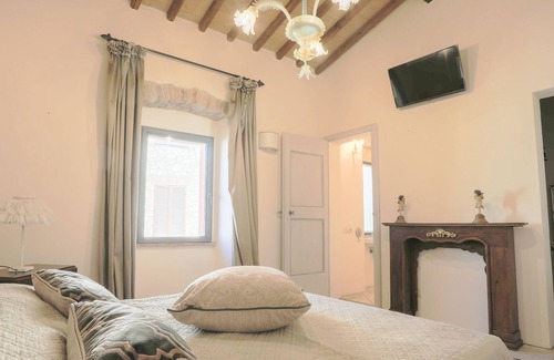 Narni Villa | The Court of Narnia - Private Villa