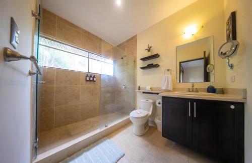 El Ocotal Apartamento | The Cove Door 16 2 Bedroom Upper Unit