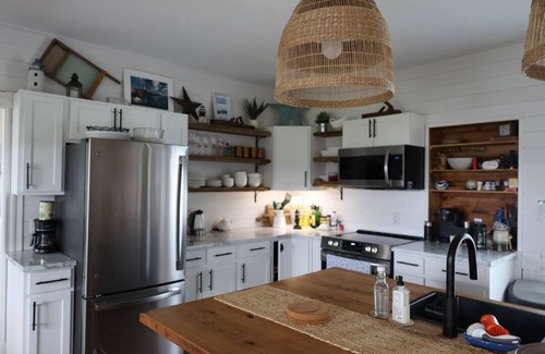 Belliveaus Cove Casa | The Cove House- completely renovated 1910 beach house