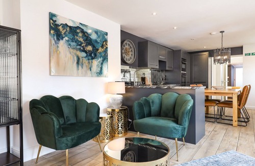 Seaview Apartamento | The Cove is located on the seafront in the desirable village of Seaview.