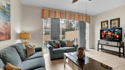 Windsor Hills Casa | The Cozy Cabin