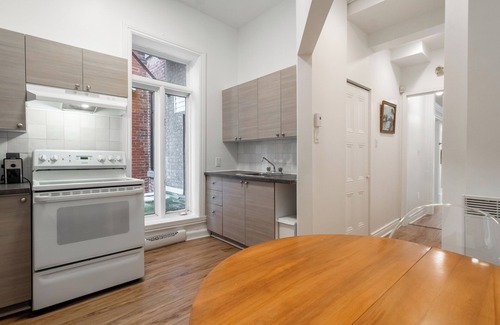 Plateau Mont Royal Apartamento | The Cozy Charlie Biddle - WIFI - TV - AC