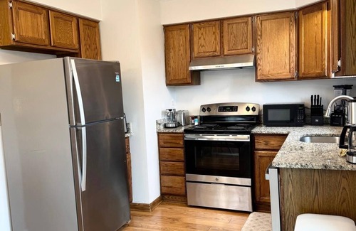 Newark Casa | The Cozy Corner, 2-bedroom townhome in charming Newark with WiFi, and parking