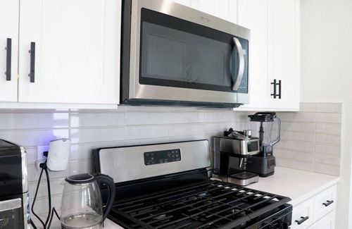 Northside Casa | The Cozy Corner - 5 min To Downtown Houston - PET FRIENDLY!
