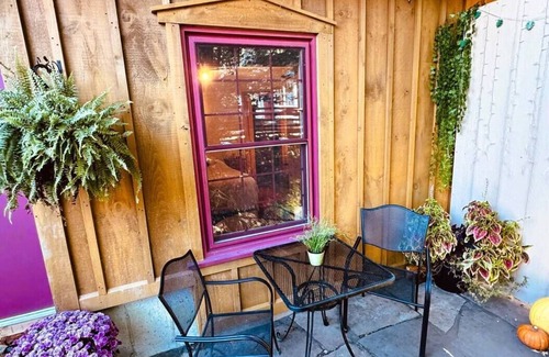 Elora Apartamento | The Cozy Corner, Heritage Elora Log Cabin
