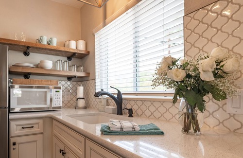 Colorado Springs Cabaña | The Cozy Cottage