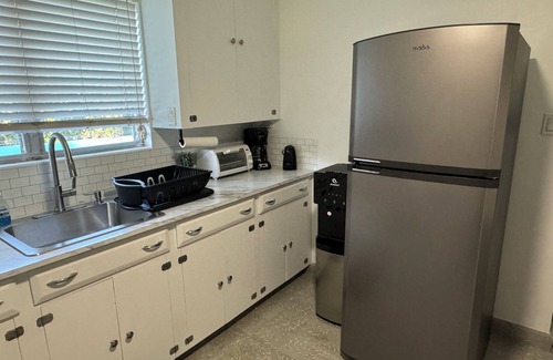 Spanish Wells Casa | The Cozy Cottage is an inviting 2-bedroom house in Spanish Wells with Golf Cart