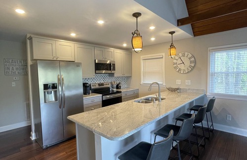 Roxboro Cabaña | The Cozy Cottage on Little Duck Cove