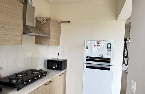 Bengaluru Apartamento | The Cozy Dreamcatchers – Bay windows, warm lights, and beautiful views
