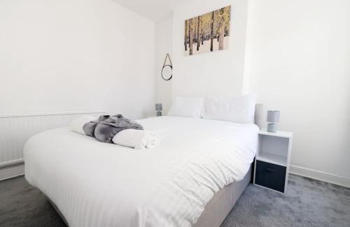Plasnewydd Casa | The Cozy Home Free Parking Minutes from Centre