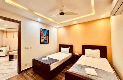 Lahore Apartamento | The Cozy Suite by Lux Haven Stays 2 Bedroom Apartment