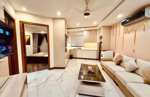 Lahore Apartamento | The Cozy Suite by Lux Haven Stays 2 Bedroom Apartment