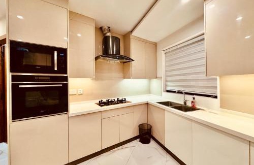 Lahore Apartamento | The Cozy Suite by Lux Haven Stays 2 Bedroom Apartment