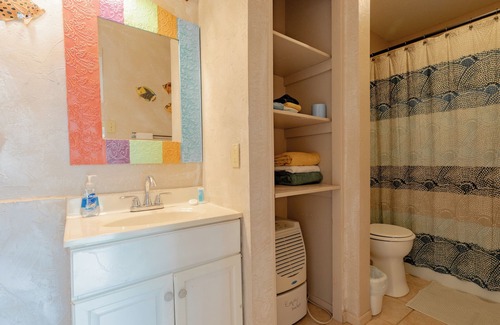 Sailhouse Apartamento | The Crab Resort with a pier, tennis court and pool. Pet friendly!