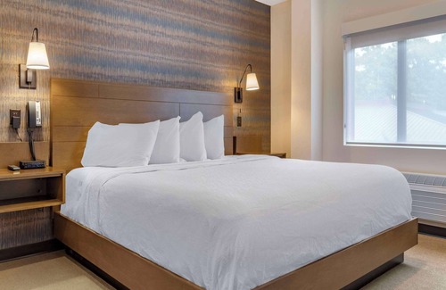 Cheat Lake Hotel | The Cranberry, Ascend Hotel Collection