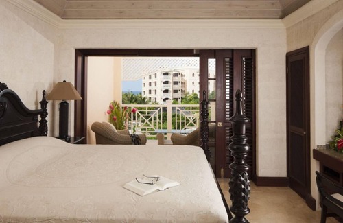 Diamond Valley Complejo | The Crane Resort - Junior Suite