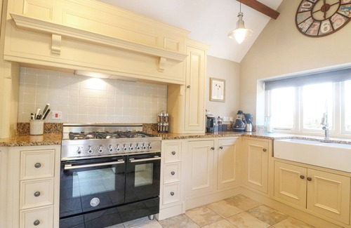 Wychnor Cabaña | THE CREAMERY, family friendly, luxury holiday cottage in Alrewas