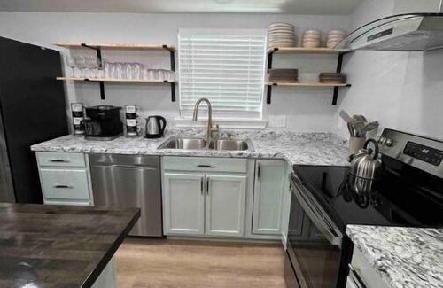 Caldwell Casa | The Creek side Cozy Home