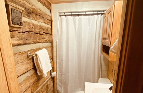 Piper Gap Cabina | The Creekside Cabin - Hot-Tub