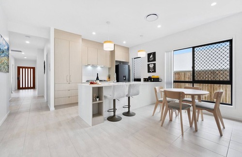 Burpengary East Apartamento | 'The Crest' - Stunner in North Harbour Estate