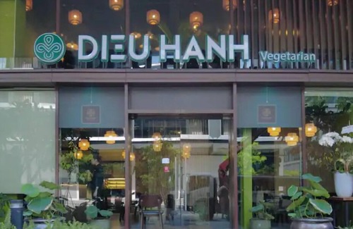 Ho Chi Minh City Apartamento | #The Crest Lux Bathtub-panoramic city view.