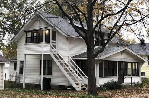 Algonac Apartamento | The Crooked House