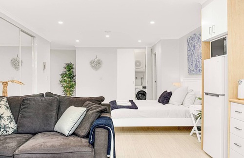 Crows Nest Apartamento | The Crows Nest Spacious Studio with Balcony