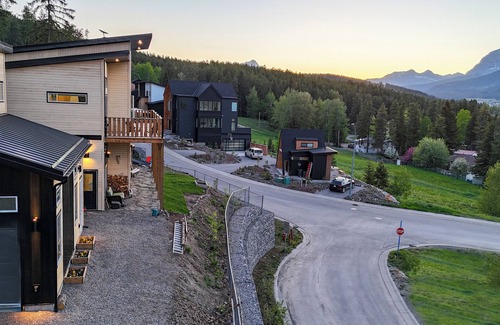 Blairmore Chalet De Esquí | The Crowsnest Mountain Lodge, ski in ski out/bike in bike out