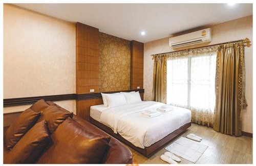 Ranong Apartamento | The Crystal Ranong 301 Balcony king room
