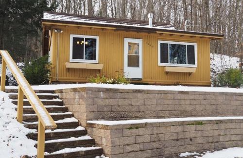 Frankfort Casa | The Crystalaire Cabin - Charming And Relaxing!