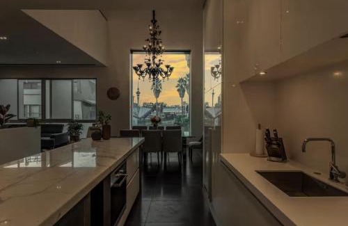 Newton Apartamento | The Cube on Upper Queen St
