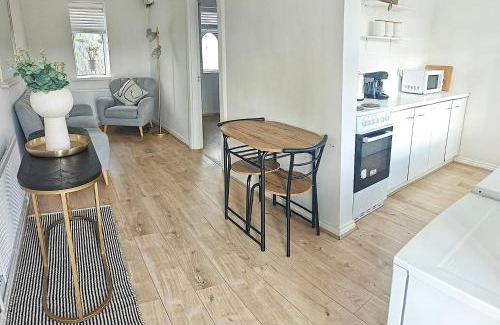 Cut Bush Apartamento | The Curragh Studio
