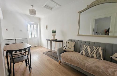 Cut Bush Apartamento | The Curragh Studio