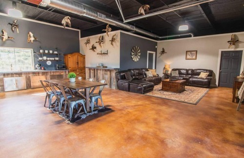New Braunfels Casa | The Dam Ranch · The Dam Ranch | Country Living + Modern Amenities