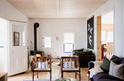 Leeds and the Thousand Islands Casa | The Dance Hall Cottage on Charleston Lake