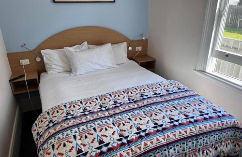Devonport Cabina | The Dannebrog Lodge Room 1