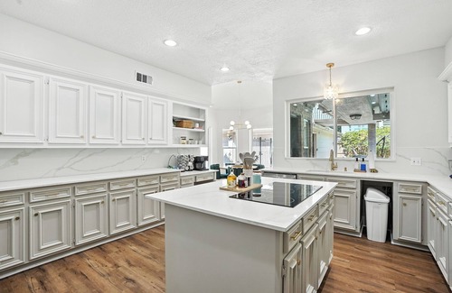 Klein Casa | The Dapper Texan - Heated Pool, Spa & Game Room