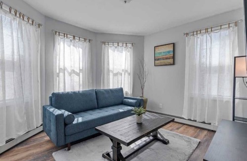 Wanskuck Apartamento | The Deluxe-Suite at The North End APT with Laundry