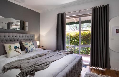 Hepburn Springs Casa | The Den, outdoor spa Daylesford