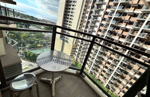 Pasay Condominio | The Den @ The Radiance Manila Bay