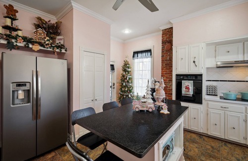 Gainesville Casa | The Denton Street Holiday House, an 1893 Victorian in the Historic District