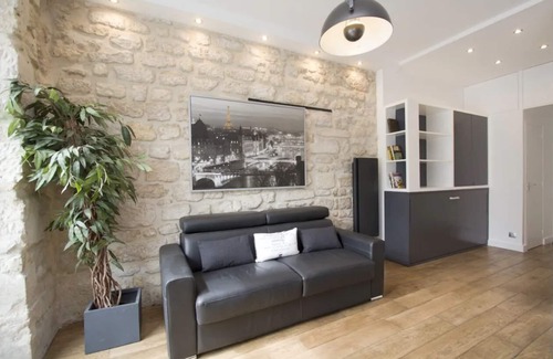 Jardin des plantes Apartamento | The Designer Apartment in the Latin Neighborhood