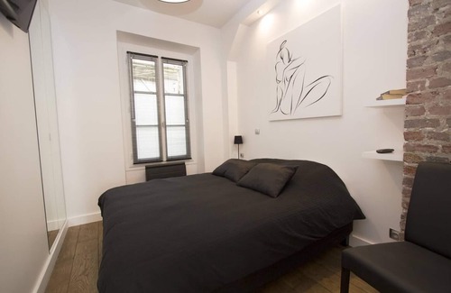 Jardin des plantes Apartamento | The Designer Apartment in the Latin Neighborhood
