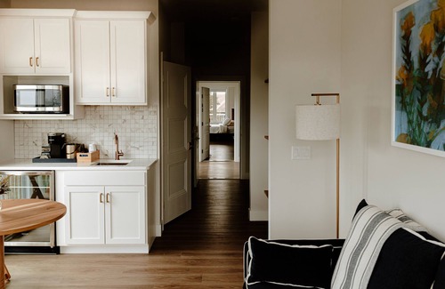 Elk Rapids Apartamento | The Dexter by Kasa
